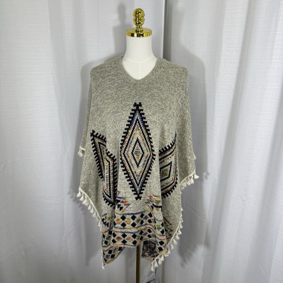 Gene Accessories Sweaters - VTG Poncho Gene Accessories One‎ Size Western Rodeo Aztec Cowgirl Tassel Fringe
